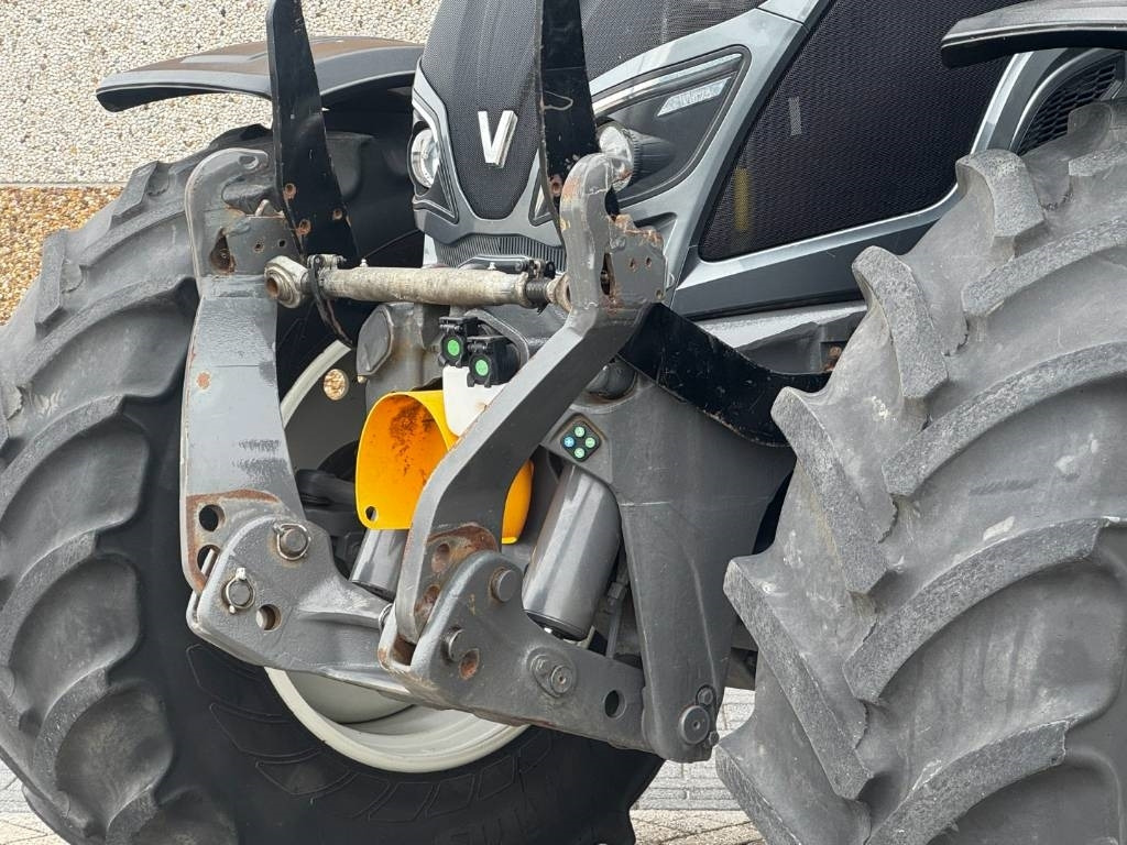 Valtra N174D, Frontlinkage + PTO, Frontloader, 3846 hours - טרקטור חקלאי: תמונה 4 Valtra N174D, Frontlinkage + PTO, Frontloader, 3846 hours - טרקטור חקלאי: תמונה 4