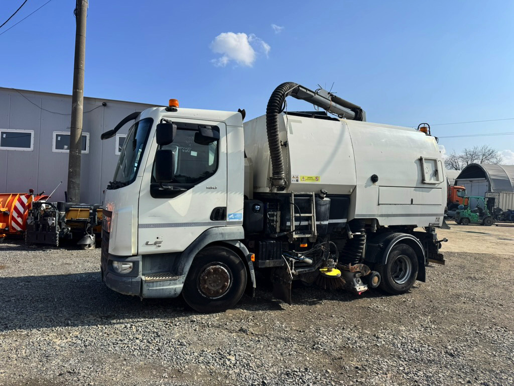 DAF LF180 - מטאטא כבישים: תמונה 2 DAF LF180 - מטאטא כבישים: תמונה 2