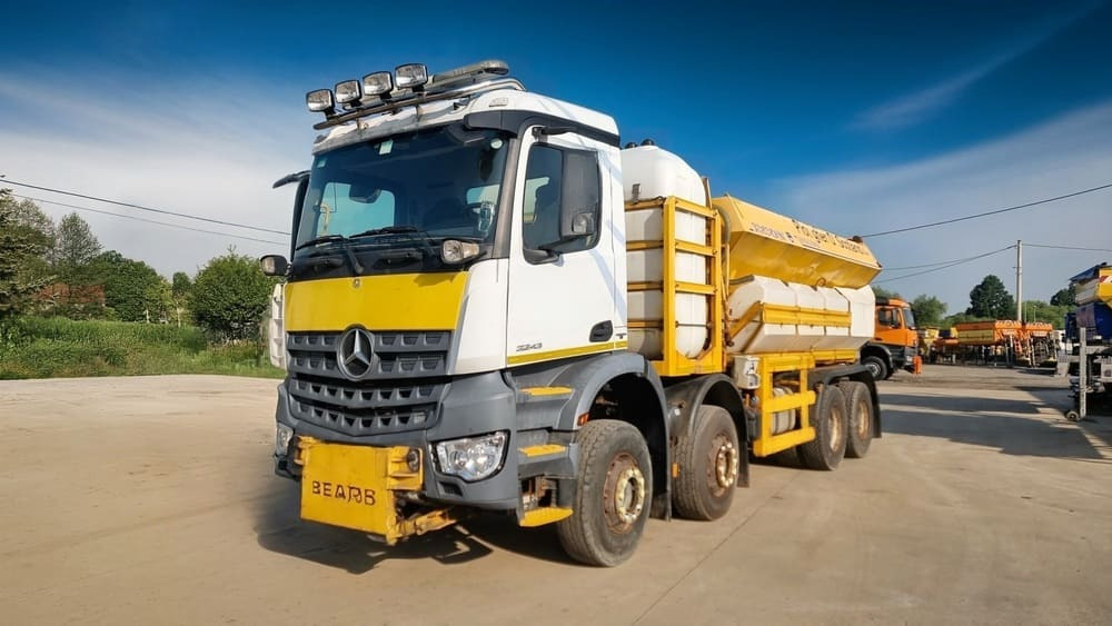 MERCEDES-BENZ AROCS 3243 8x4 | Euro 6 | Piaskarko Solarka Econ 12m³ - מפלסת שלג: תמונה 1 MERCEDES-BENZ AROCS 3243 8x4 | Euro 6 | Piaskarko Solarka Econ 12m³ - מפלסת שלג: תמונה 1