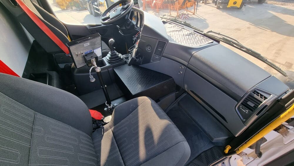 MERCEDES-BENZ AROCS 3243 8x4 | Euro 6 | Piaskarko Solarka Econ 12m³ - מפלסת שלג: תמונה 2 MERCEDES-BENZ AROCS 3243 8x4 | Euro 6 | Piaskarko Solarka Econ 12m³ - מפלסת שלג: תמונה 2