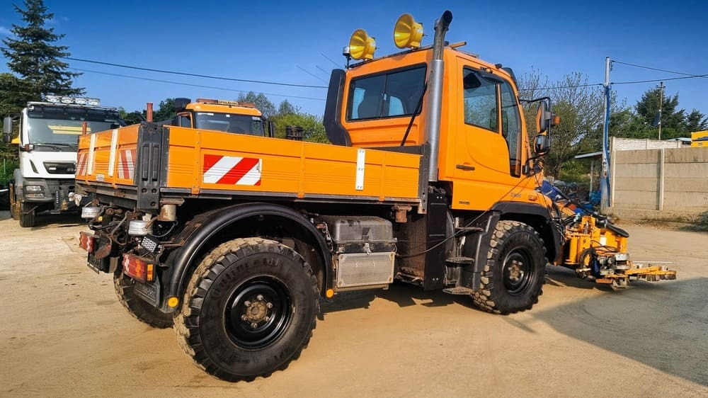 MERCEDES-BENZ Unimog U300 - כלי רכב עירוני/ מיוחד: תמונה 3 MERCEDES-BENZ Unimog U300 - כלי רכב עירוני/ מיוחד: תמונה 3