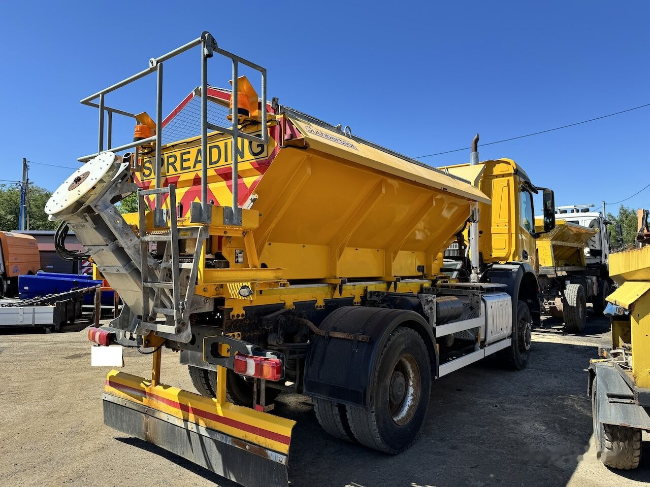 Mercedes-Benz 1824 - כלי רכב עירוני/ מיוחד, משאית: תמונה 3 Mercedes-Benz 1824 - כלי רכב עירוני/ מיוחד, משאית: תמונה 3