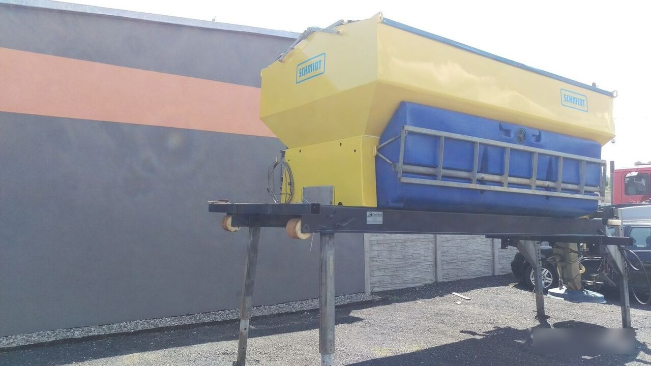 Schmidt STRATOS - מפזר חול/ מלח עבור כלי רכב עירוני/ מיוחד: תמונה 4 Schmidt STRATOS - מפזר חול/ מלח עבור כלי רכב עירוני/ מיוחד: תמונה 4