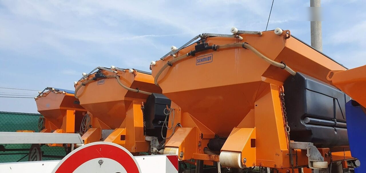 Schmidt Solarko piaskarka SCHMIDT STRATOS 5m3 20 - מפזר חול/ מלח עבור כלי רכב עירוני/ מיוחד: תמונה 2 Schmidt Solarko piaskarka SCHMIDT STRATOS 5m3 20 - מפזר חול/ מלח עבור כלי רכב עירוני/ מיוחד: תמונה 2