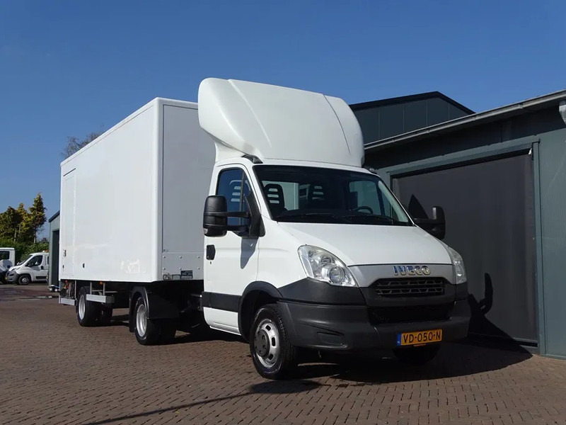 Iveco Daily 35C17 BE COMBINATIE PODIUM OPLEGGER 3800 KG LAADVERMOGEN LAADKLEP 1500 KG - יחידת טרקטור: תמונה 1 Iveco Daily 35C17 BE COMBINATIE PODIUM OPLEGGER 3800 KG LAADVERMOGEN LAADKLEP 1500 KG - יחידת טרקטור: תמונה 1