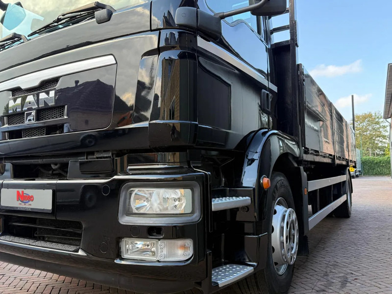 משאית צד נופל/ שטוחה MAN TGM 18.290 Open Laadbak Kooiaap Aansluiting 11 Ton laadvermogen: תמונה 18 משאית צד נופל/ שטוחה MAN TGM 18.290 Open Laadbak Kooiaap Aansluiting 11 Ton laadvermogen: תמונה 18