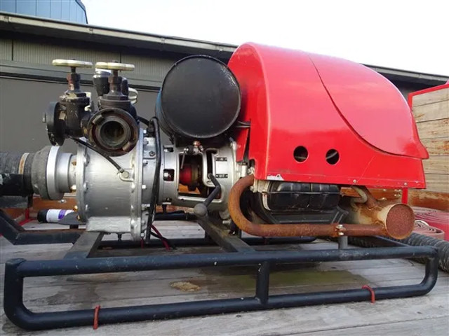 Mercedes-Benz LP 1117 4x4 TURBO Motor Brandweerauto Vw motor met Waterpomp in openlaadbak - משאית אש: תמונה 4 Mercedes-Benz LP 1117 4x4 TURBO Motor Brandweerauto Vw motor met Waterpomp in openlaadbak - משאית אש: תמונה 4