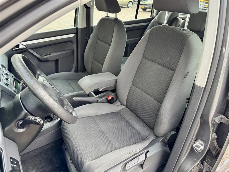 Volkswagen Touran 1.2 TSI 105pk 7 Pers LMV export - מכונית: תמונה 5 Volkswagen Touran 1.2 TSI 105pk 7 Pers LMV export - מכונית: תמונה 5