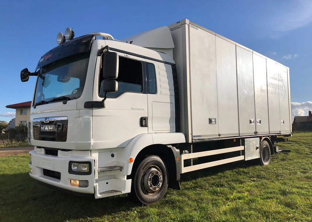 MAN 15.290 Winda Bok otwierany 18 Palet - משאית איזותרמית: תמונה 4 MAN 15.290 Winda Bok otwierany 18 Palet - משאית איזותרמית: תמונה 4