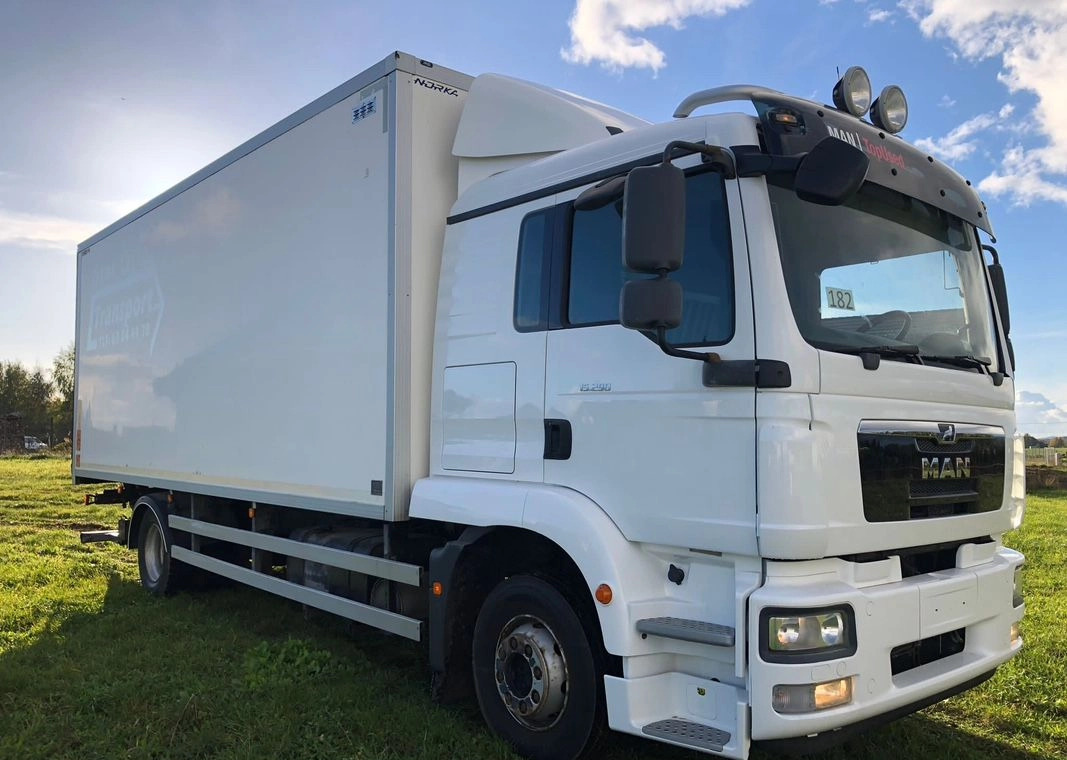 MAN 15.290 Winda Bok otwierany 18 Palet - משאית איזותרמית: תמונה 5 MAN 15.290 Winda Bok otwierany 18 Palet - משאית איזותרמית: תמונה 5