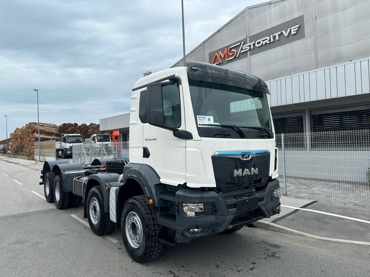 MAN 41.440 8X4 BB CH - משאית עם שלדת תא: תמונה 1 MAN 41.440 8X4 BB CH - משאית עם שלדת תא: תמונה 1