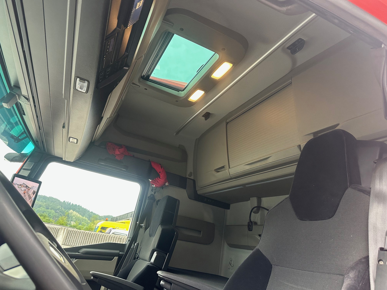 MAN TGX 18.520 4X2 LL Intarder Hydravlika ALU led TV - יחידת טרקטור: תמונה 5 MAN TGX 18.520 4X2 LL Intarder Hydravlika ALU led TV - יחידת טרקטור: תמונה 5