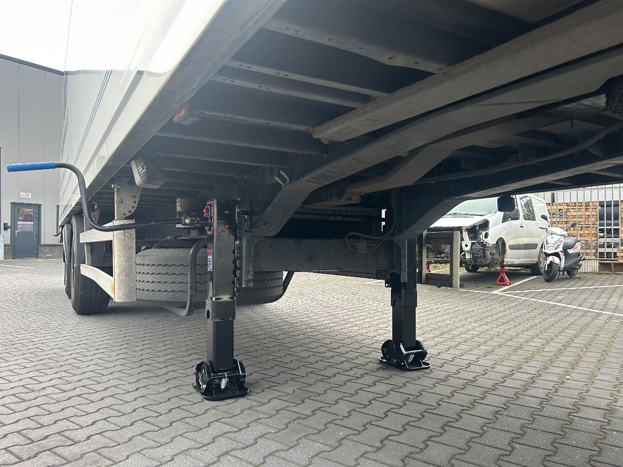 Diversen HTF citytrailer - סמיטריילר בתיבה סגורה: תמונה 2 Diversen HTF citytrailer - סמיטריילר בתיבה סגורה: תמונה 2