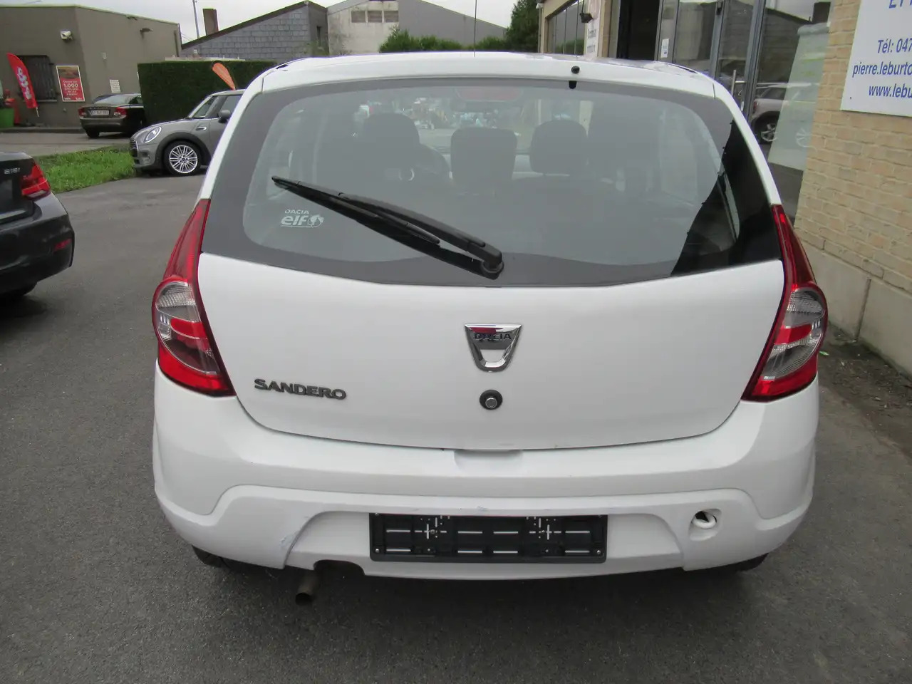 Dacia Sandero Sandero 1.2i Ambiance - מכונית: תמונה 4 Dacia Sandero Sandero 1.2i Ambiance - מכונית: תמונה 4