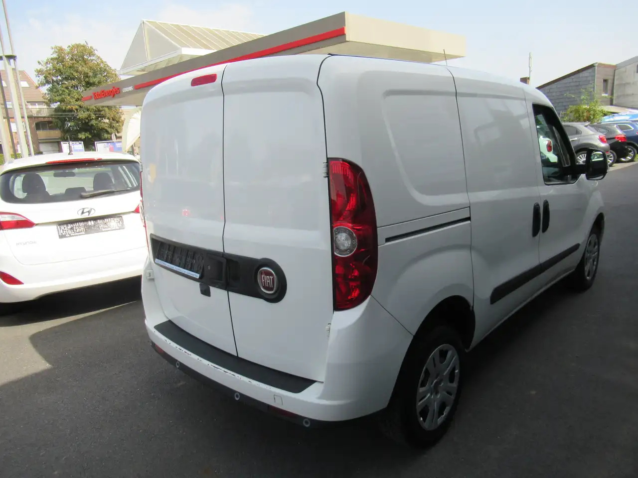 Fiat Doblo CLIM AUTO, NAVI, CRUISE 10500€+TVA/BTW - כלי רכב מסחרי קטן: תמונה 2 Fiat Doblo CLIM AUTO, NAVI, CRUISE 10500€+TVA/BTW - כלי רכב מסחרי קטן: תמונה 2
