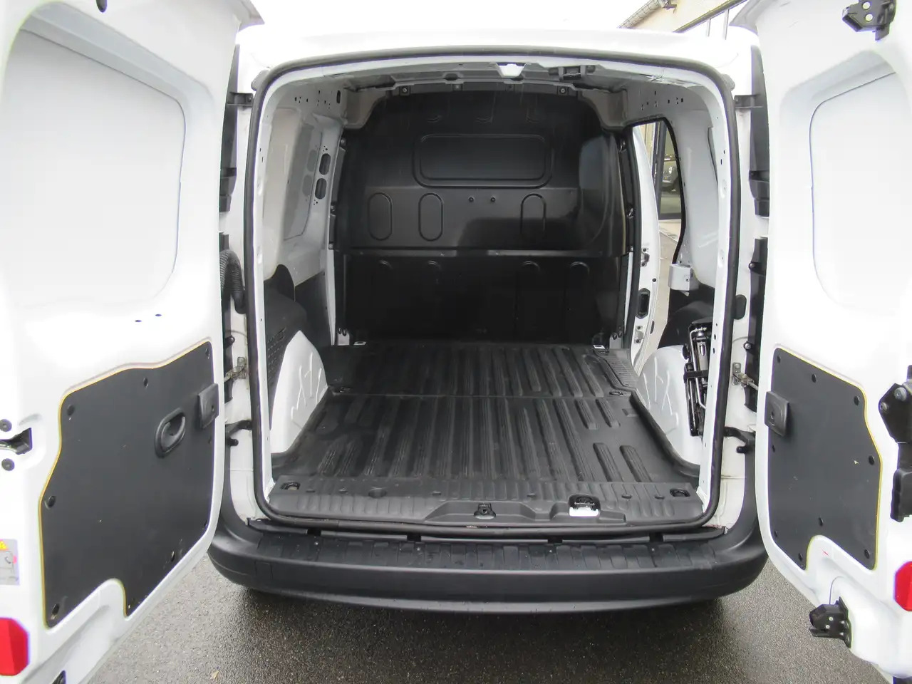 Renault Kangoo 15 DCI GRAND CONFORT CLIM 8250€+TVA/BTW - כלי רכב מסחרי קטן: תמונה 5 Renault Kangoo 15 DCI GRAND CONFORT CLIM 8250€+TVA/BTW - כלי רכב מסחרי קטן: תמונה 5