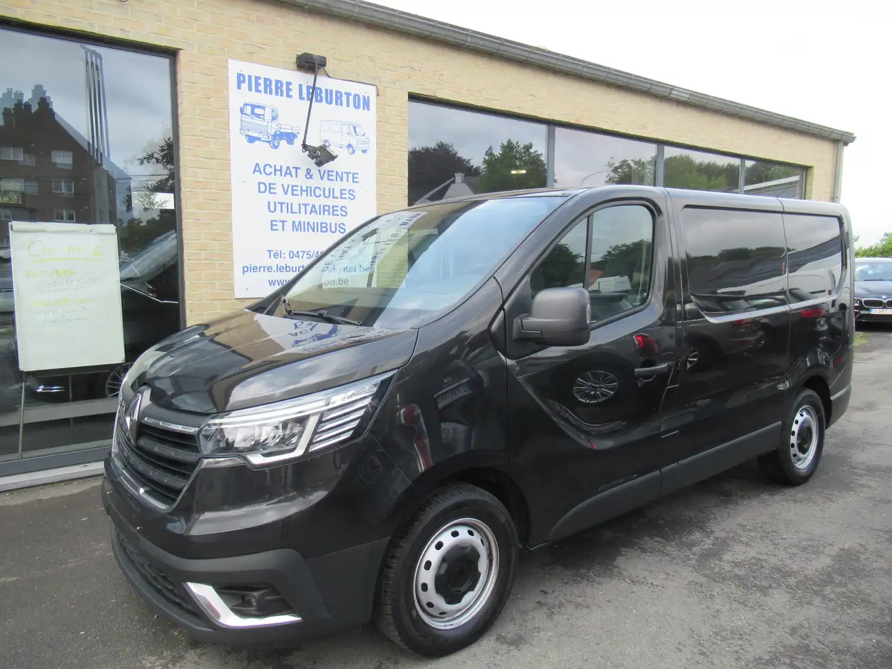 Renault Trafic L1H1 clim, navi cruise 14800€+tva/btw - כלי רכב מסחרי עם לוח: תמונה 1 Renault Trafic L1H1 clim, navi cruise 14800€+tva/btw - כלי רכב מסחרי עם לוח: תמונה 1
