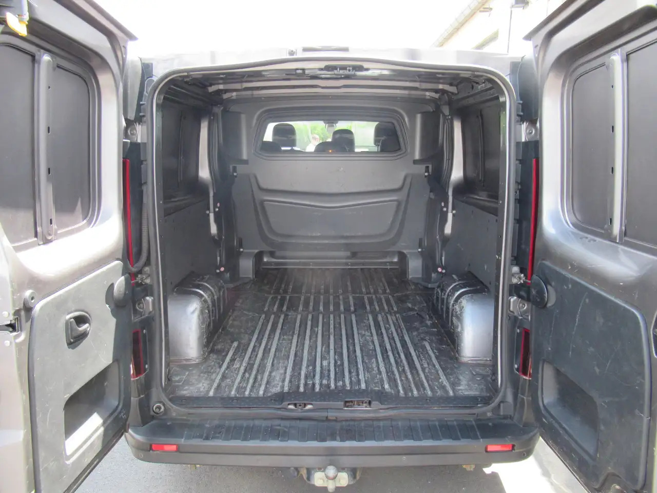 Renault Trafic L2 DBLE CAB NAVI CLIM 14000€+TVA/BTW - כלי רכב מסחרי עם לוח, כלי רכב מסחרי קומבי: תמונה 5 Renault Trafic L2 DBLE CAB NAVI CLIM 14000€+TVA/BTW - כלי רכב מסחרי עם לוח, כלי רכב מסחרי קומבי: תמונה 5