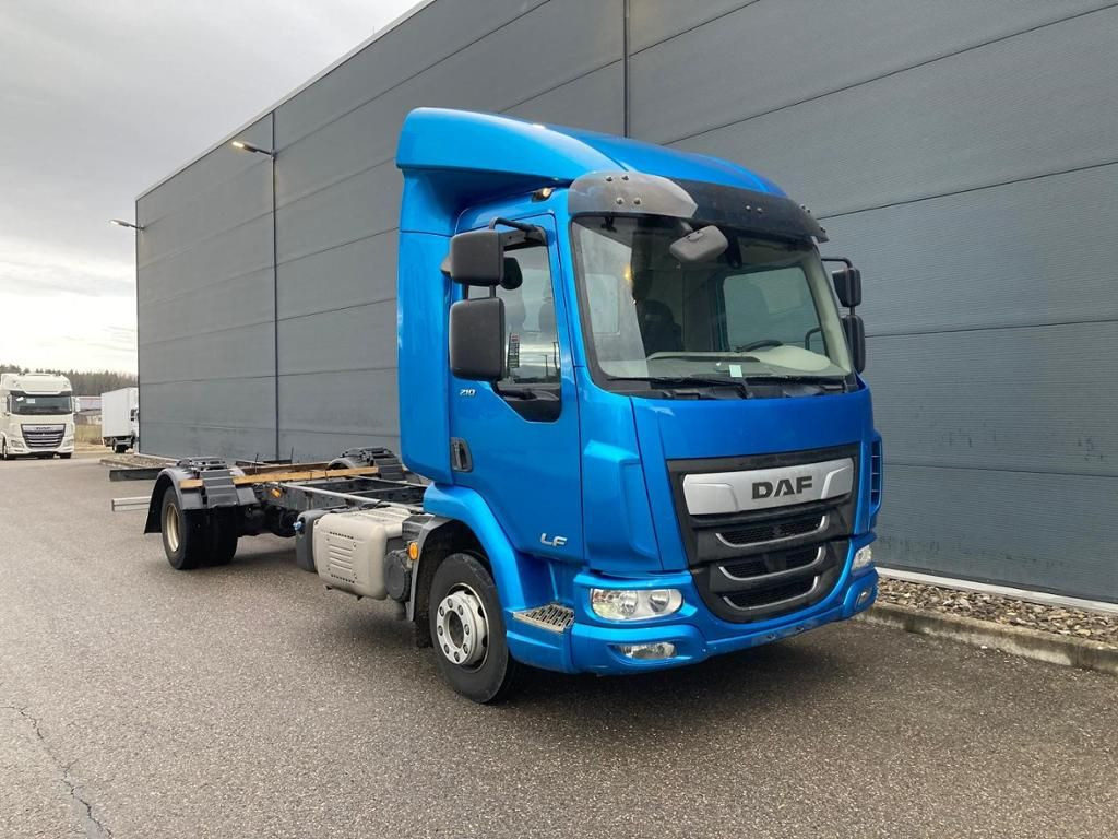 DAF LF 210 FA Standheizung / 5.00m Rd / 7.490kg - משאית וילונות צד: תמונה 1 DAF LF 210 FA Standheizung / 5.00m Rd / 7.490kg - משאית וילונות צד: תמונה 1