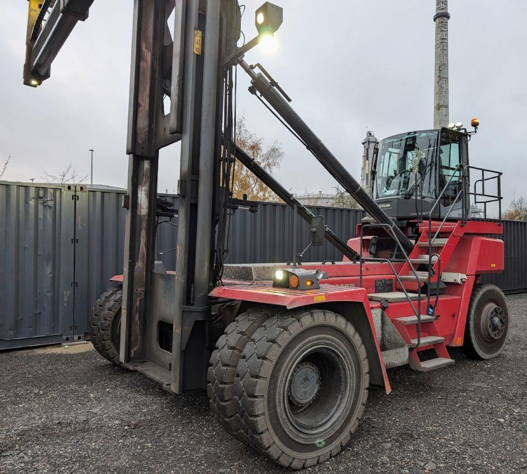 Kalmar DCG100-45ED7 - מפעיל מכולות: תמונה 1 Kalmar DCG100-45ED7 - מפעיל מכולות: תמונה 1