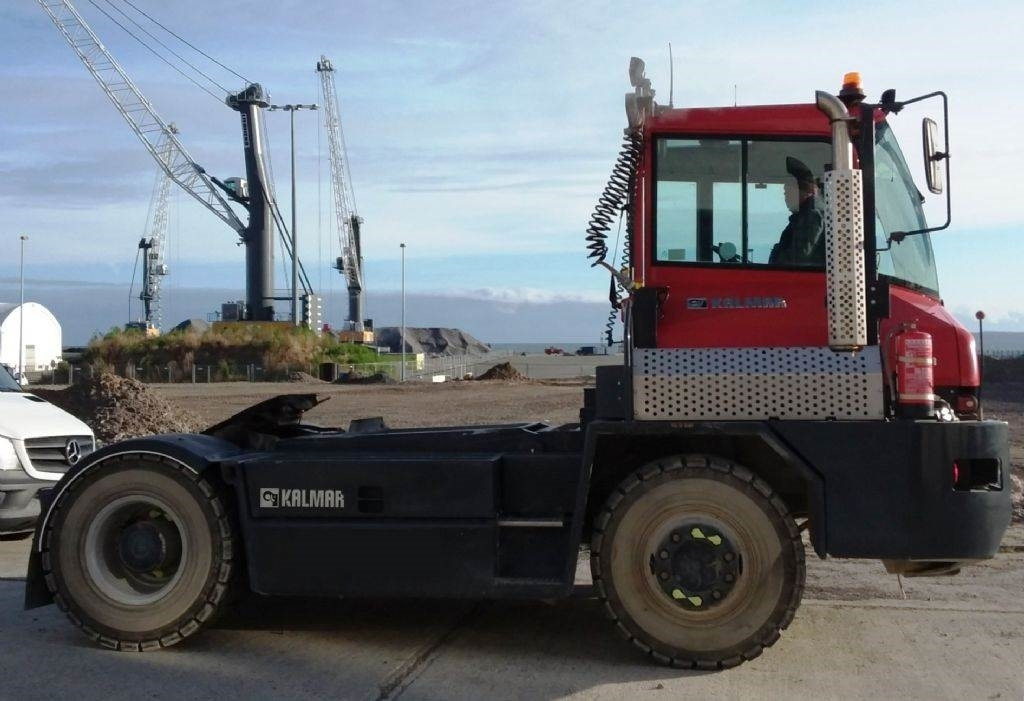 Kalmar TR618 - טרקטור מסוף: תמונה 2 Kalmar TR618 - טרקטור מסוף: תמונה 2