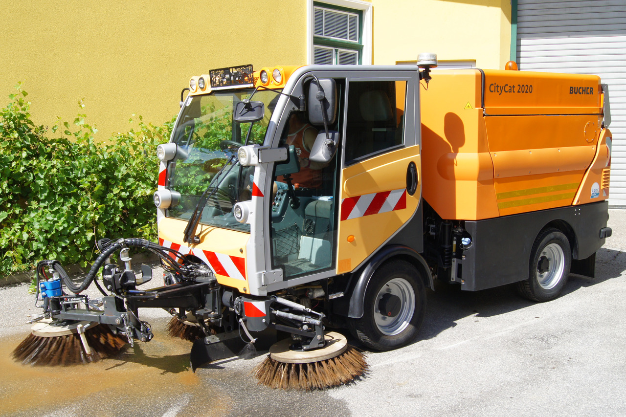 BUCHER BUCHER CityCat 2020 XL/Euro 6/L + R Kehrmaschine/Frontbesen - מטאטא כבישים: תמונה 2 BUCHER BUCHER CityCat 2020 XL/Euro 6/L + R Kehrmaschine/Frontbesen - מטאטא כבישים: תמונה 2
