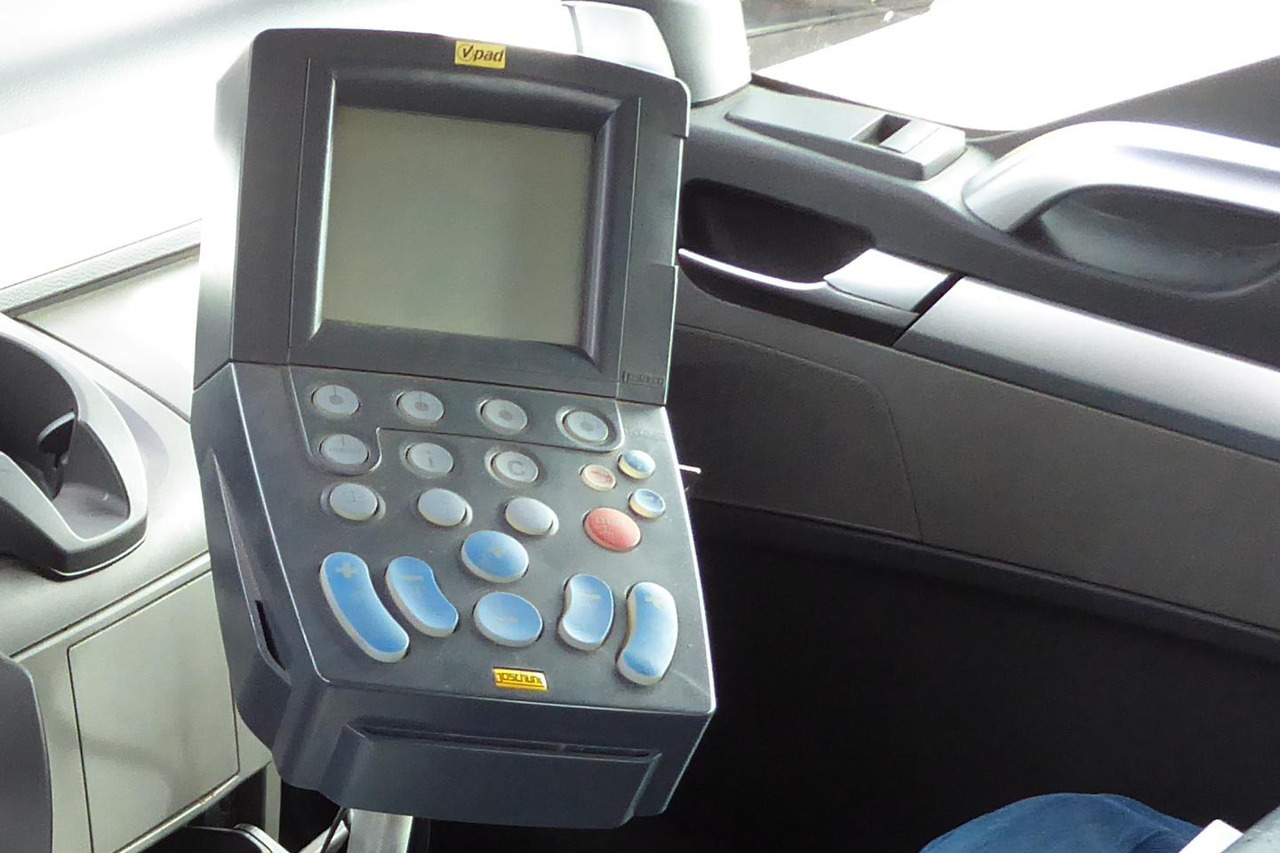 מפזר חול/ מלח עבור משאית הרמת וו KÜPPER-WEISSSER/GMEINER/BUCHER Feuchtsalzstreuer Salzstreuer Streuer auf Abrollgestell: תמונה 8 מפזר חול/ מלח עבור משאית הרמת וו KÜPPER-WEISSSER/GMEINER/BUCHER Feuchtsalzstreuer Salzstreuer Streuer auf Abrollgestell: תמונה 8