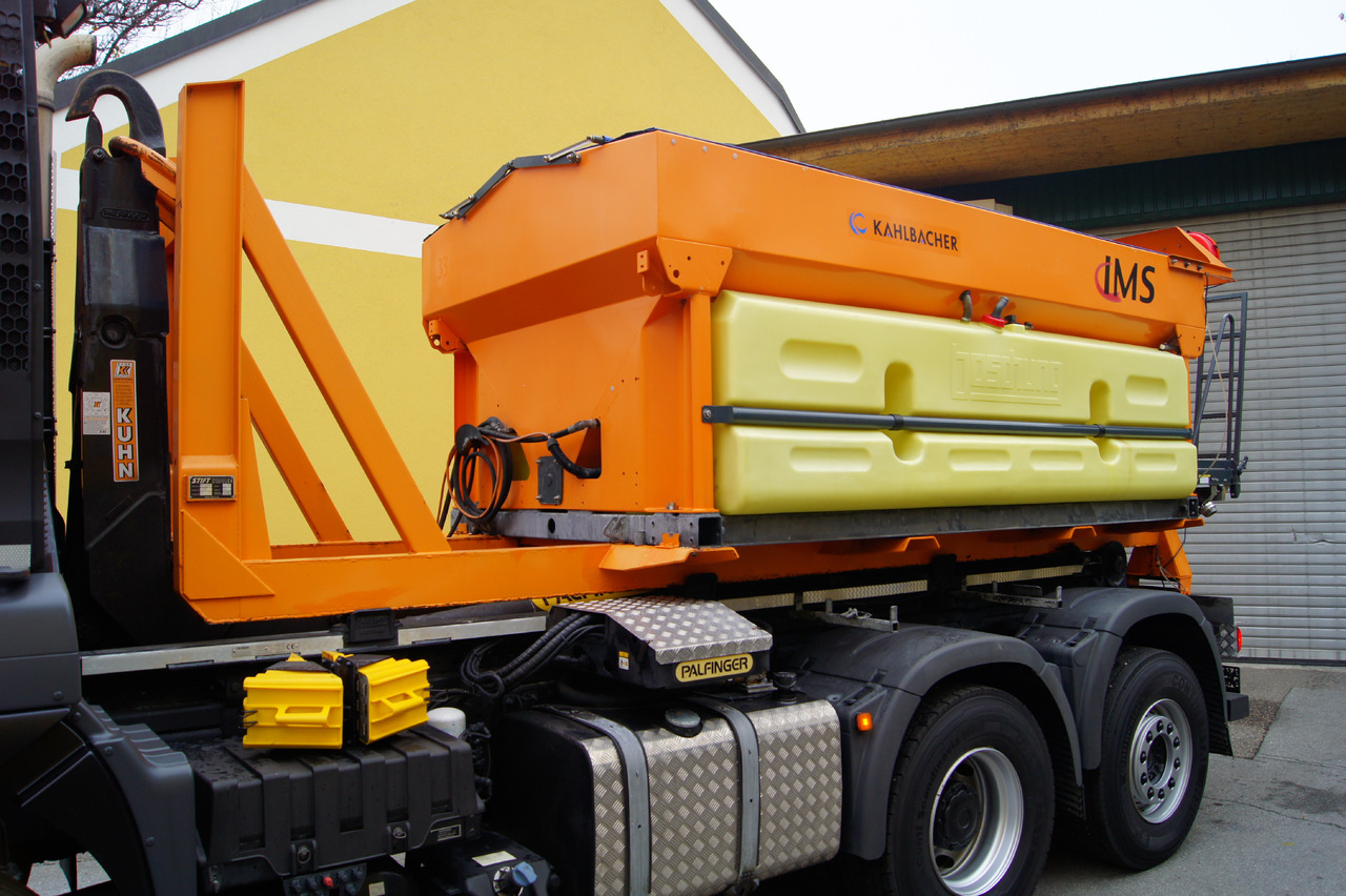 מפזר חול/ מלח עבור משאית הרמת וו KÜPPER-WEISSSER/GMEINER/BUCHER Feuchtsalzstreuer Salzstreuer Streuer auf Abrollgestell: תמונה 10 מפזר חול/ מלח עבור משאית הרמת וו KÜPPER-WEISSSER/GMEINER/BUCHER Feuchtsalzstreuer Salzstreuer Streuer auf Abrollgestell: תמונה 10