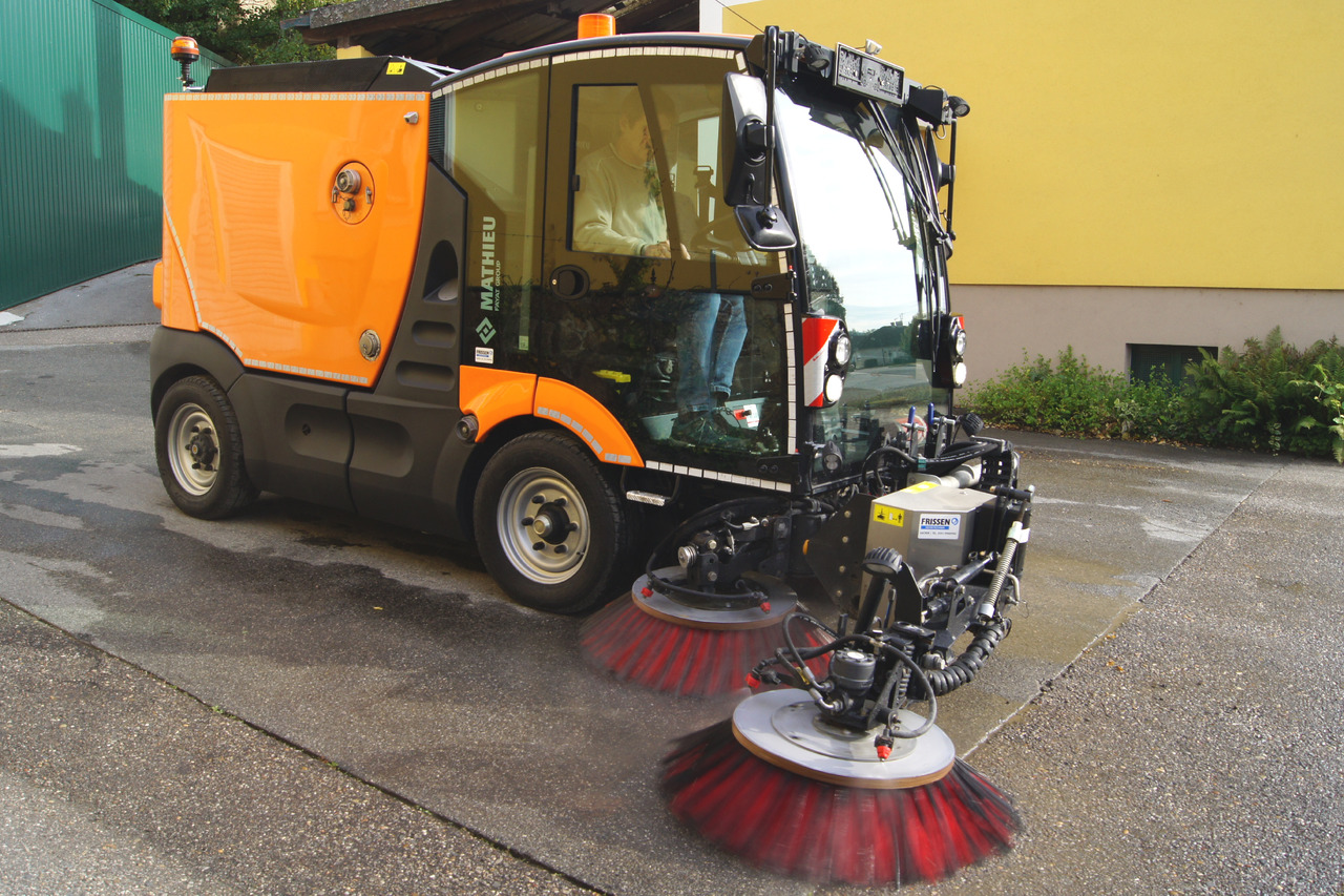 MATHIEU Azura Flex MC210 3-rd brush / EURO 6 - מטאטא כבישים: תמונה 2 MATHIEU Azura Flex MC210 3-rd brush / EURO 6 - מטאטא כבישים: תמונה 2