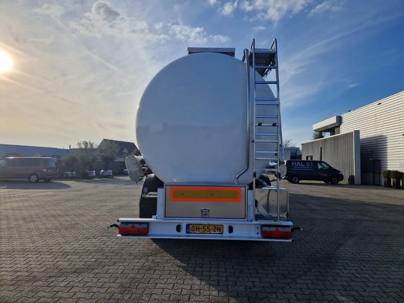 Feldbinder 38000 liter 3 kamer tankoplegger met CIP Leiding - סמיטריילר מכל: תמונה 3 Feldbinder 38000 liter 3 kamer tankoplegger met CIP Leiding - סמיטריילר מכל: תמונה 3