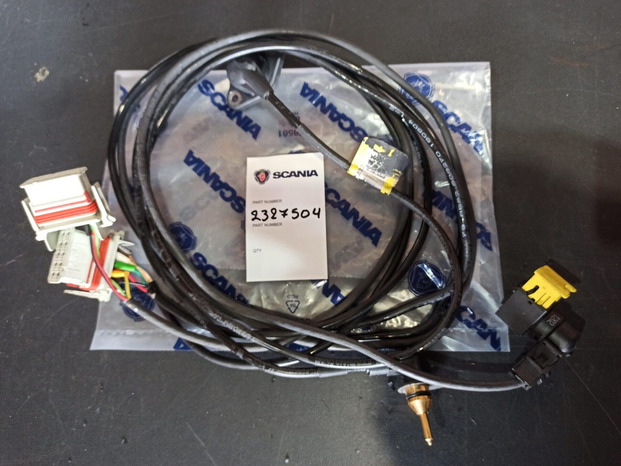 SCANIA CABLE HARNESS - 2327504 - כבלים/ רתמת חוט עבור משאית: תמונה 1 SCANIA CABLE HARNESS - 2327504 - כבלים/ רתמת חוט עבור משאית: תמונה 1