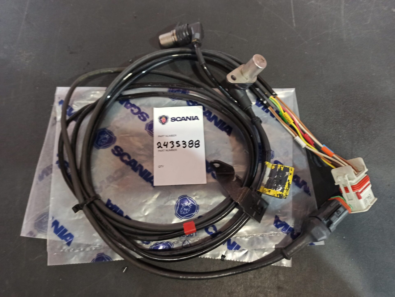 SCANIA CABLE HARNESS - 2435388 - כבלים/ רתמת חוט עבור משאית: תמונה 1 SCANIA CABLE HARNESS - 2435388 - כבלים/ רתמת חוט עבור משאית: תמונה 1