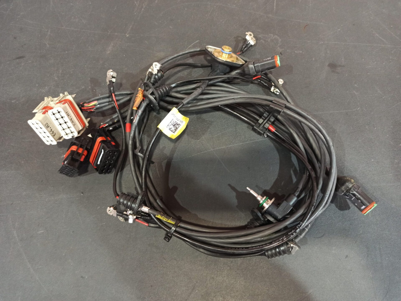 SCANIA CABLE HARNESS - 2579230 - כבלים/ רתמת חוט עבור משאית: תמונה 1 SCANIA CABLE HARNESS - 2579230 - כבלים/ רתמת חוט עבור משאית: תמונה 1