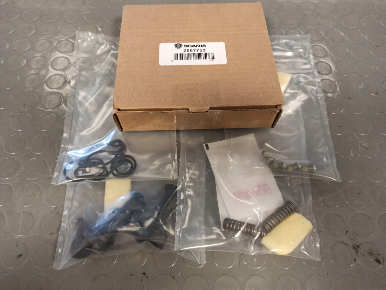 SCANIA COMPRESSOR VALVE REPAIR KIT - 2667753 - ערכת שיפוץ כללי למנוע עבור משאית: תמונה 1 SCANIA COMPRESSOR VALVE REPAIR KIT - 2667753 - ערכת שיפוץ כללי למנוע עבור משאית: תמונה 1
