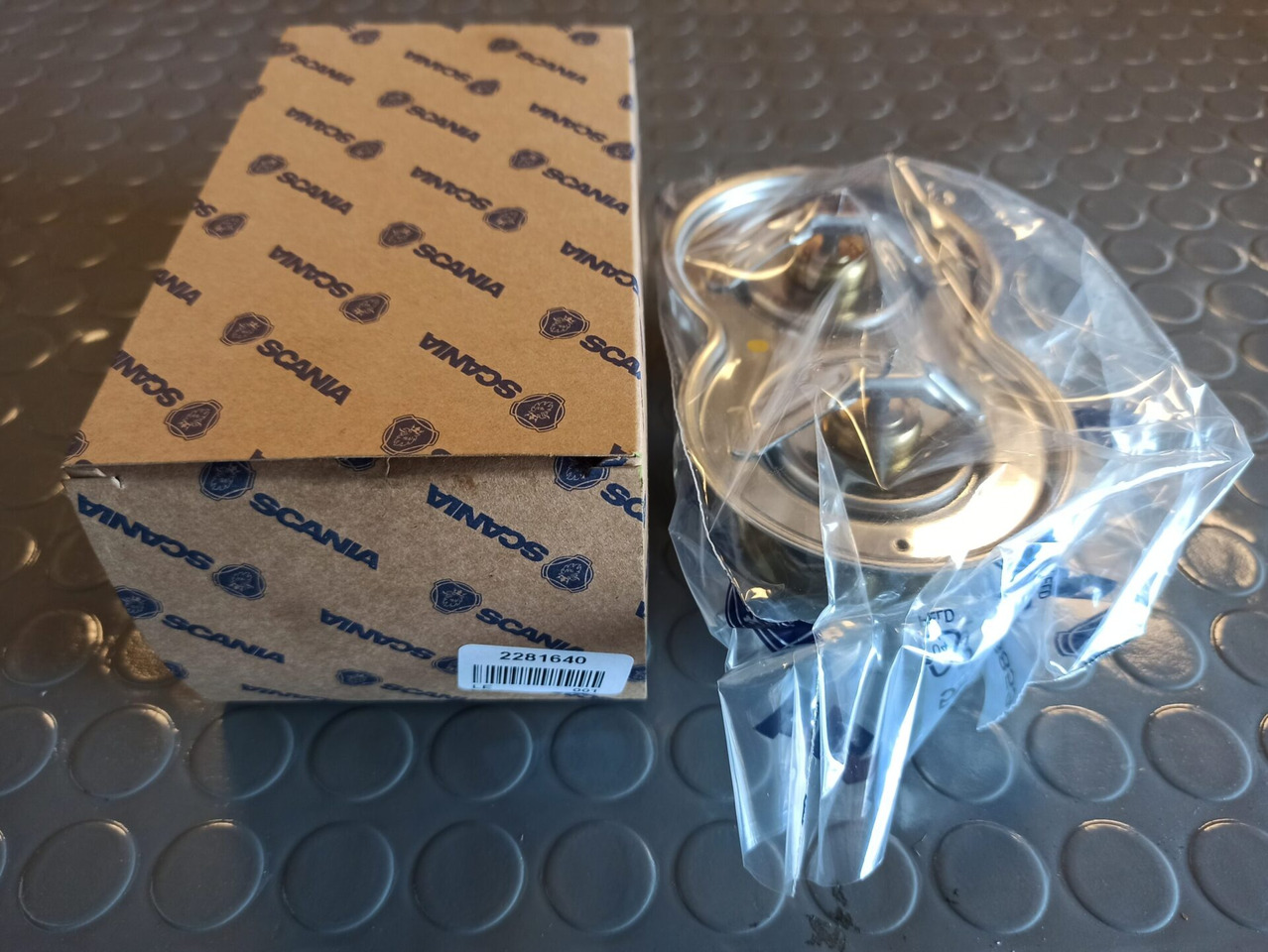 SCANIA THERMOSTAT - 2281640 - תרמוסטט עבור משאית: תמונה 1 SCANIA THERMOSTAT - 2281640 - תרמוסטט עבור משאית: תמונה 1
