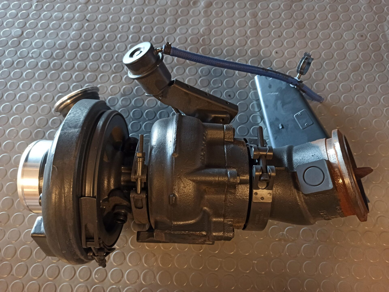 SCANIA TURBOCHARGER - 2126714 - טורבו עבור משאית: תמונה 1 SCANIA TURBOCHARGER - 2126714 - טורבו עבור משאית: תמונה 1