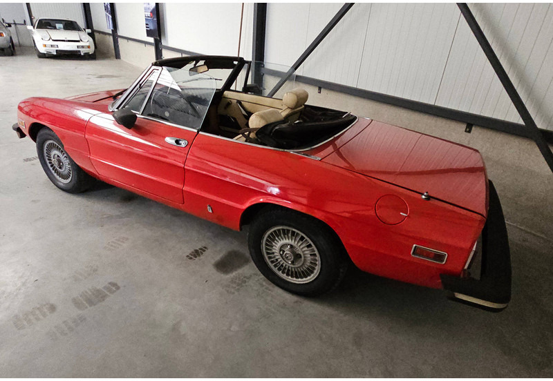 Alfa Romeo Spider 2000 - מכונית: תמונה 3 Alfa Romeo Spider 2000 - מכונית: תמונה 3