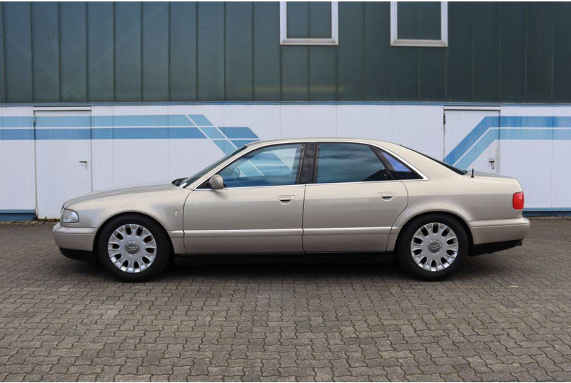 Audi A8 3.7 Quattro - סדאן: תמונה 2 Audi A8 3.7 Quattro - סדאן: תמונה 2