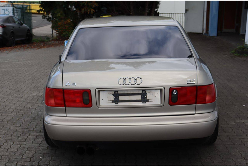 Audi A8 3.7 Quattro - סדאן: תמונה 5 Audi A8 3.7 Quattro - סדאן: תמונה 5