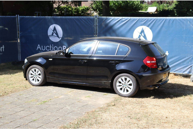 BMW 1 Serie 116i - סדאן: תמונה 3 BMW 1 Serie 116i - סדאן: תמונה 3