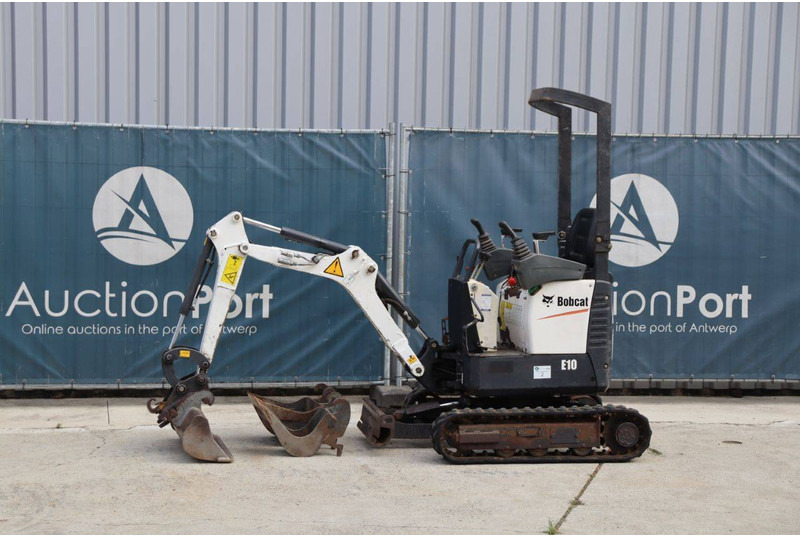 Bobcat E10 - מיני מחפר: תמונה 1 Bobcat E10 - מיני מחפר: תמונה 1