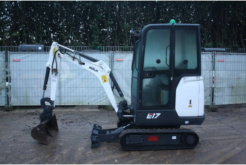 Bobcat E17 - מיני מחפר: תמונה 1 Bobcat E17 - מיני מחפר: תמונה 1