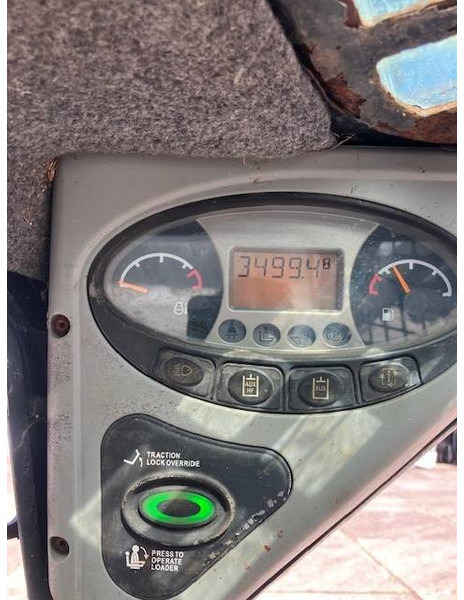 Bobcat S100 - מעמיס גלגלים: תמונה 5 Bobcat S100 - מעמיס גלגלים: תמונה 5