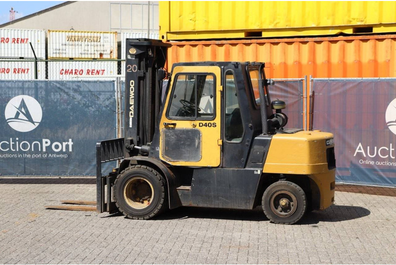 Daewoo D40S-2 - מלגזת סולר: תמונה 3 Daewoo D40S-2 - מלגזת סולר: תמונה 3
