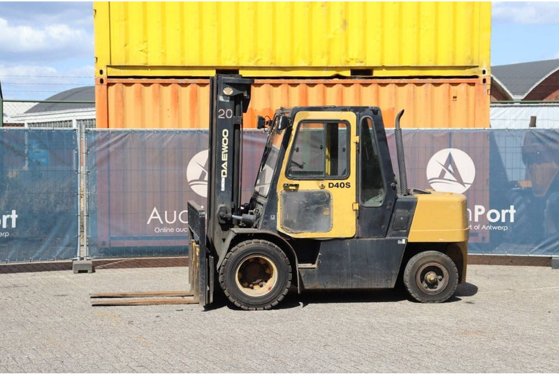 Daewoo D40S-2 - מלגזת סולר: תמונה 1 Daewoo D40S-2 - מלגזת סולר: תמונה 1