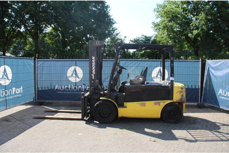 Doosan B50X-5 - מלגזה חשמלית: תמונה 2 Doosan B50X-5 - מלגזה חשמלית: תמונה 2