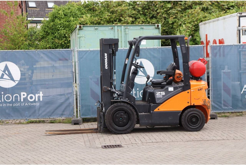 Doosan G25P-7 - מלגזת LPG: תמונה 1 Doosan G25P-7 - מלגזת LPG: תמונה 1