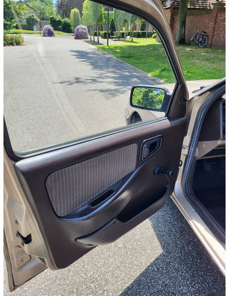 סדאן Ford Sierra 1.3: תמונה 19