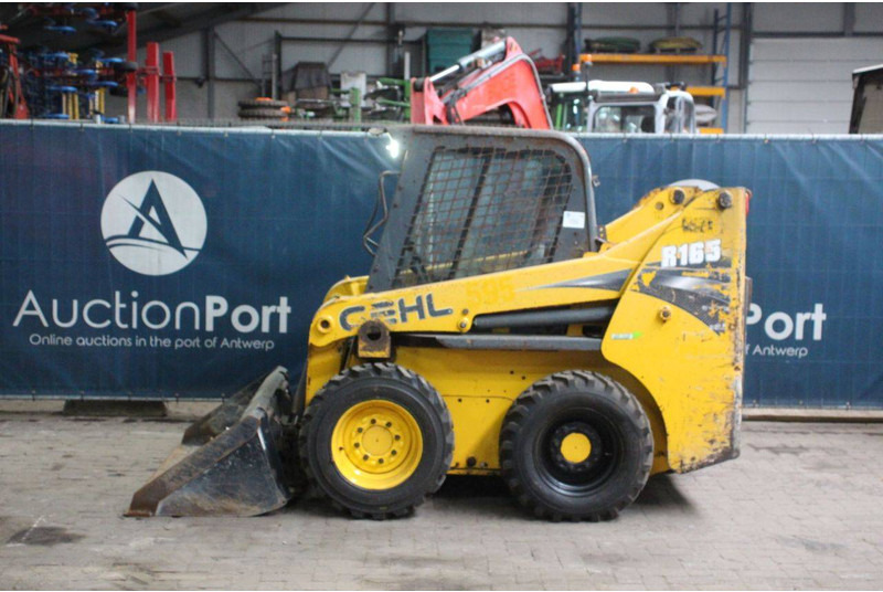 Gehl R165 - מעמיס גלגלים: תמונה 2 Gehl R165 - מעמיס גלגלים: תמונה 2