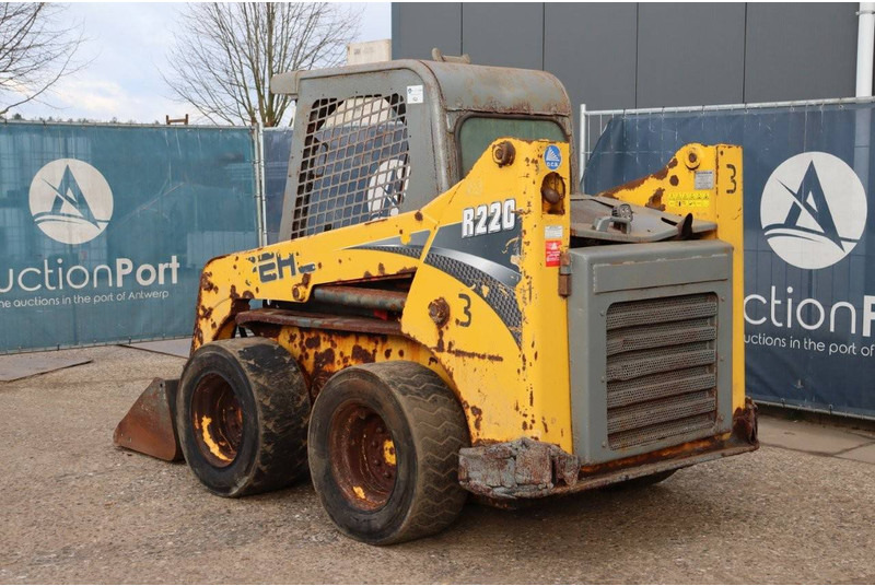 Gehl R220 - מעמיס גלגלים: תמונה 3 Gehl R220 - מעמיס גלגלים: תמונה 3